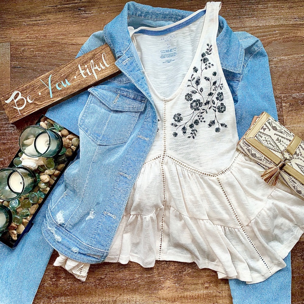 ARIZONA sleeveless floral shirt